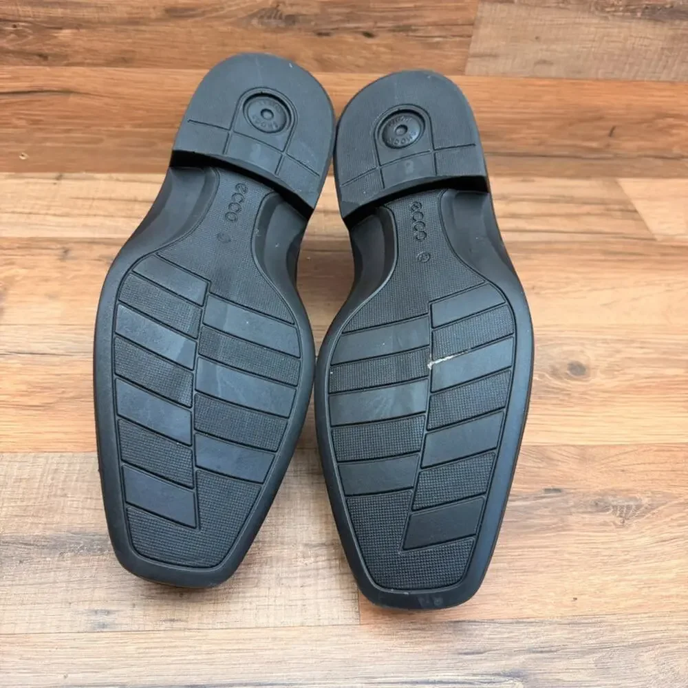 Ecco Johannesburg  men size 8/8.5 Shoes  loafers slip ons black leather